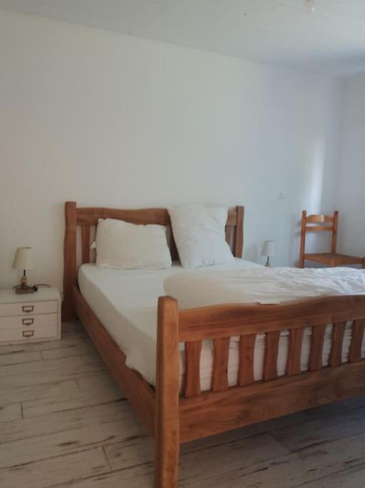 Logement Renove Proche Foret ボー エクステリア 写真