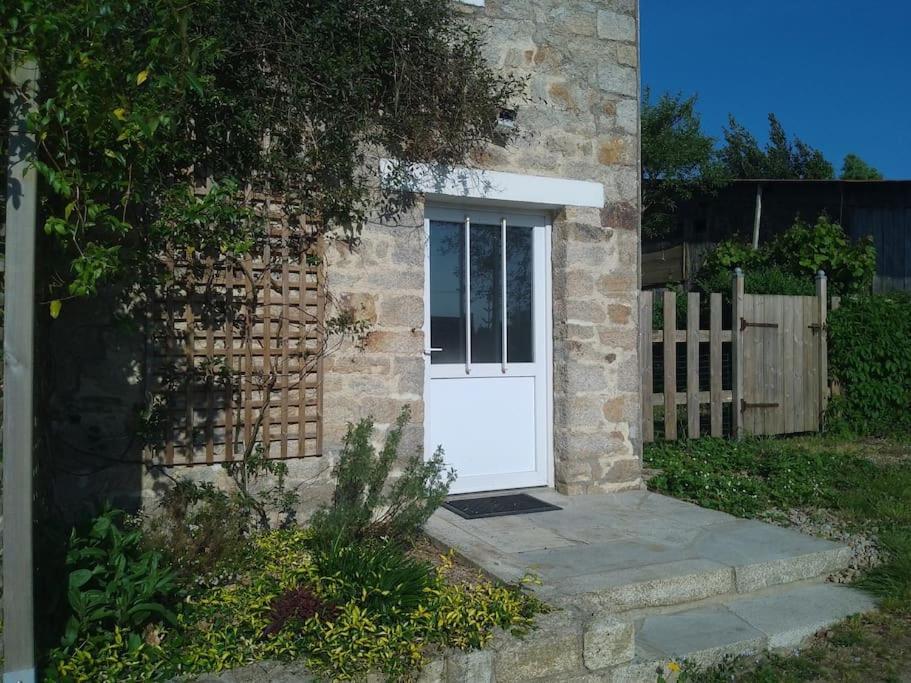 Logement Renove Proche Foret ボー エクステリア 写真