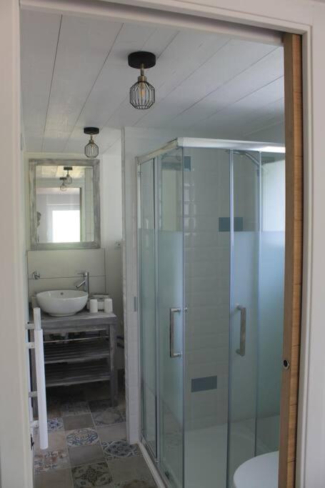 Logement Renove Proche Foret ボー エクステリア 写真